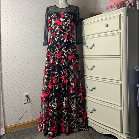 Alex Marie Floral Appliqué Maxi Dress - Picture 4 of 15